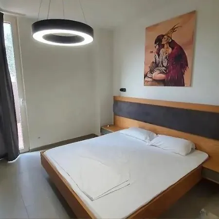 Hotel Vila 192 Palasë